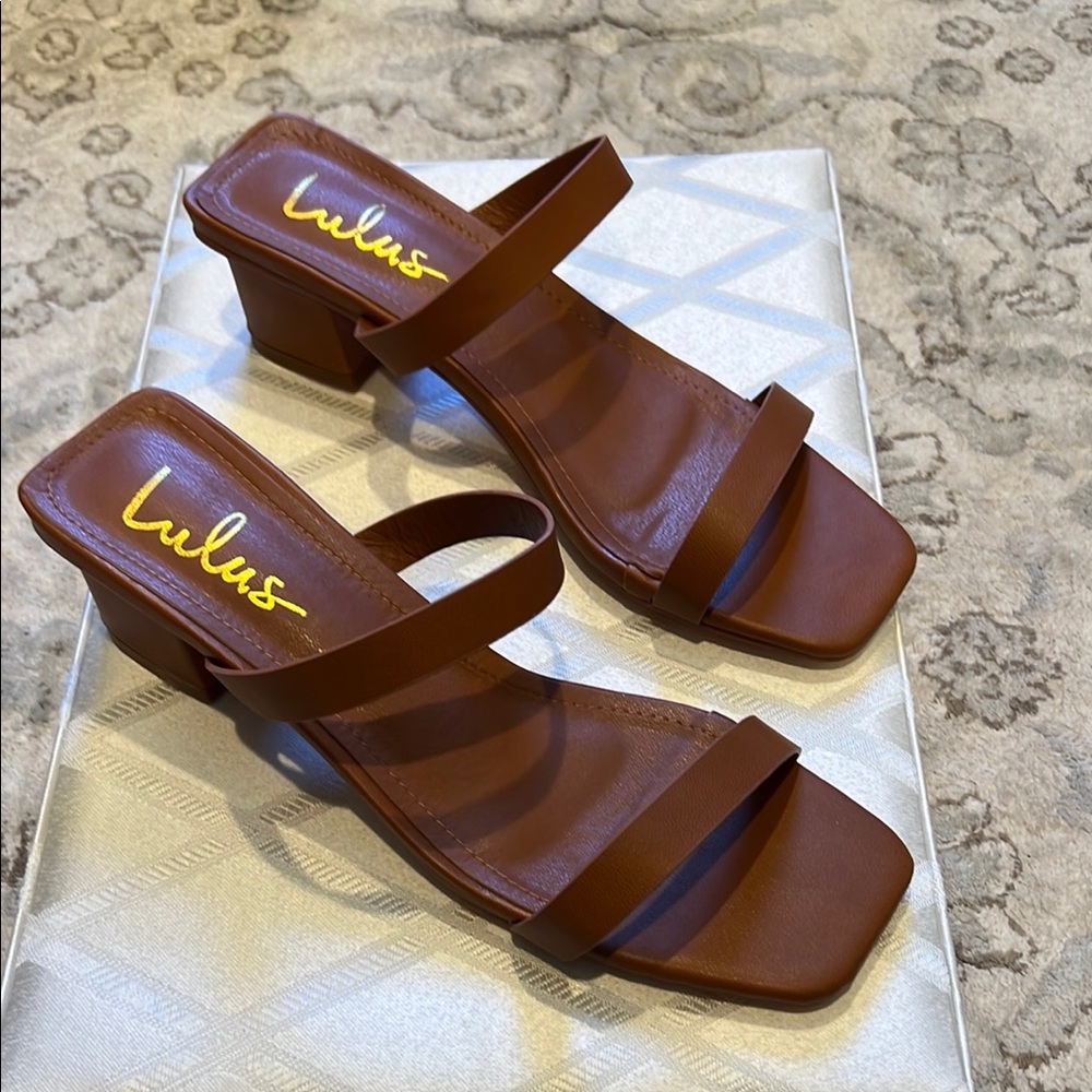 Lulu's Brown Strappy Block Heel Sandals NWT